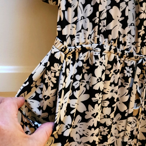 Kaleigh Keeney Knit Floral Black and White Romper - Picture 5 of 10